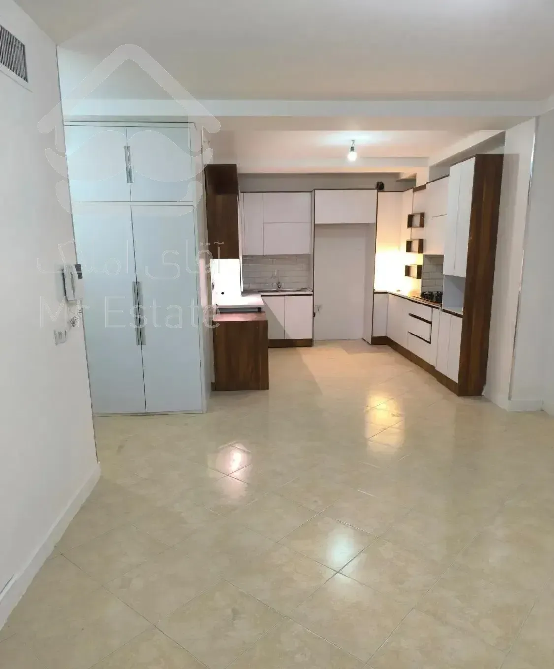 71 متر سند تکبرگ گلشهر،روبه آفتاب،کم واحد،خوش نقشه