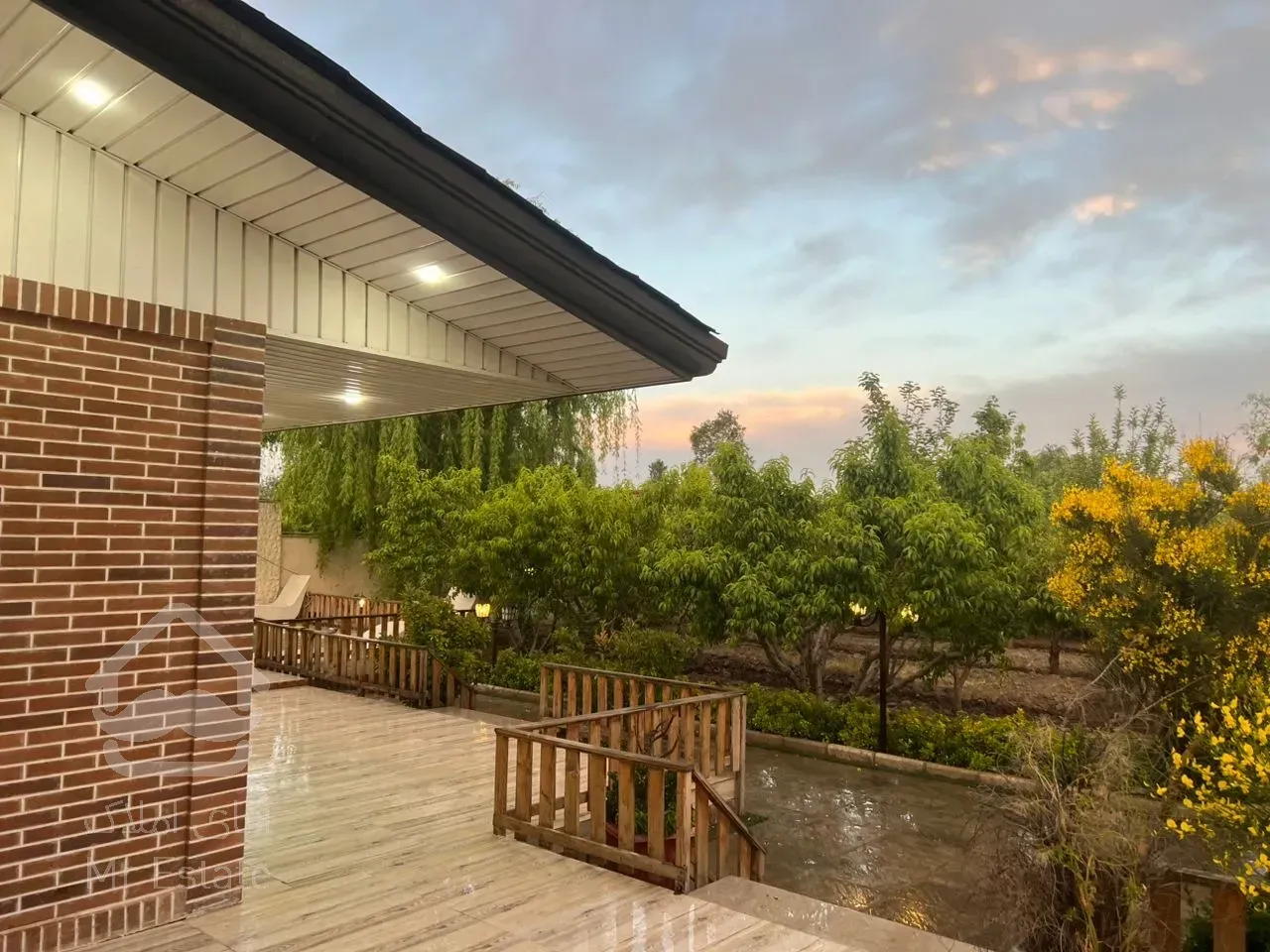 فروش ویلا ۱۰۰۰ متری با ۲۸۰ متر بنا و ۱۷۰ متر بهارخواب در نمکلان قابل تهاتر