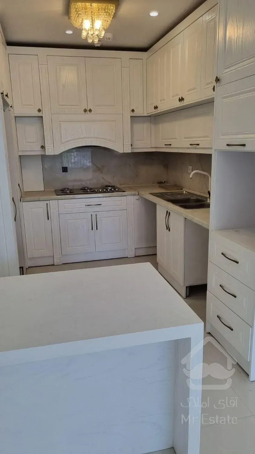 فروش آپارتمان 125 متری صفر فول امکانات واقع در بلوار فرشچیان محله فارغ التصیلان