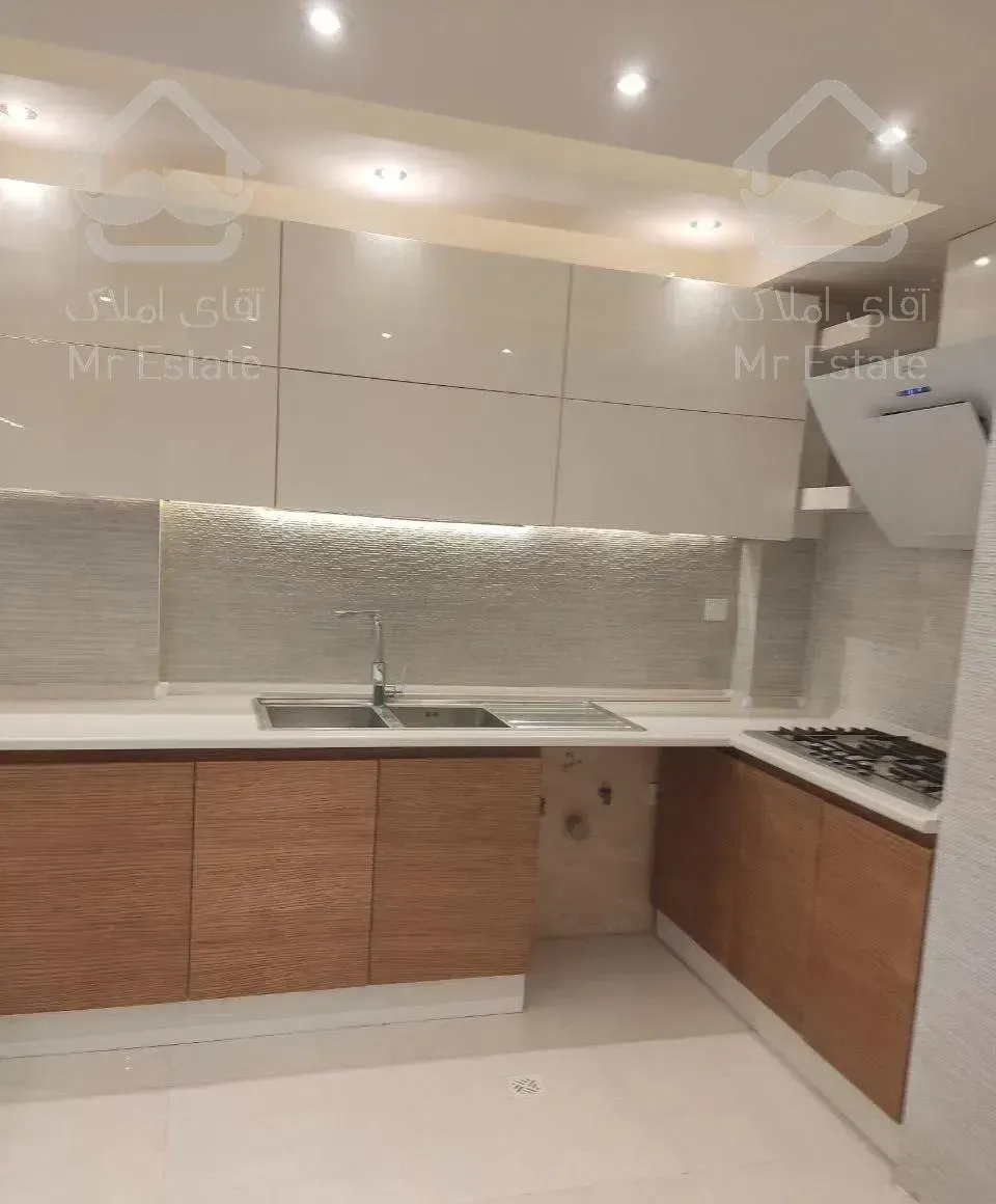 آپارتمان۱۰۰متری،جنوبی،رباط سوم