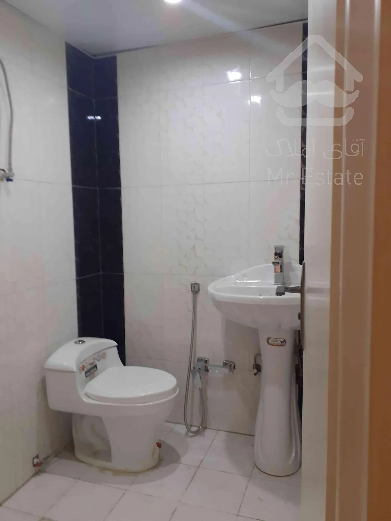 ۸۲متر فردوس شرق