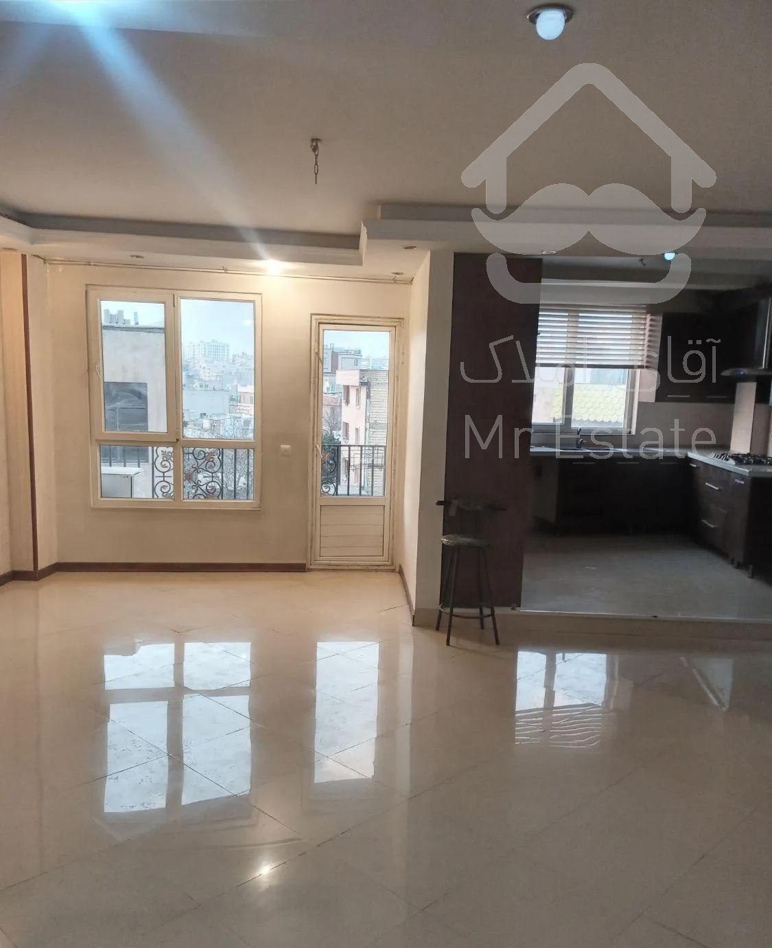 آپارتمان95متر2خواب  (لویزان) شیان حسین آباد