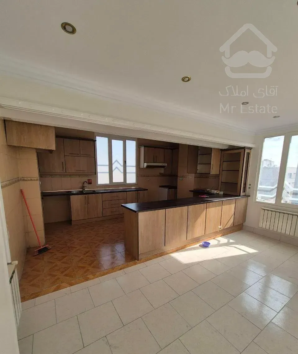 فروش آپارتمان ۱۰۵ متری ۲ خوابه در میدان حر