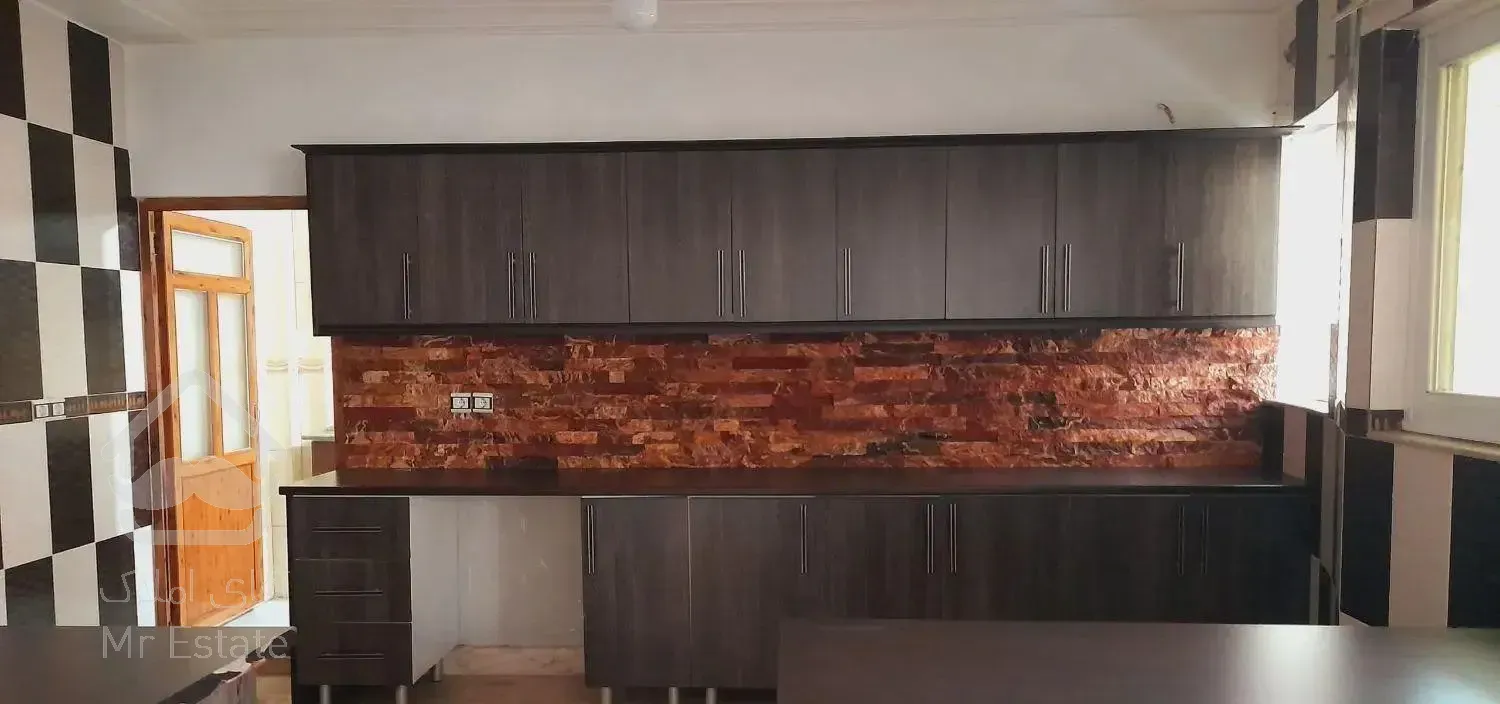 ۱۲۰متری دوتاتک واحد کوچه دانشگاه (تخلیه )