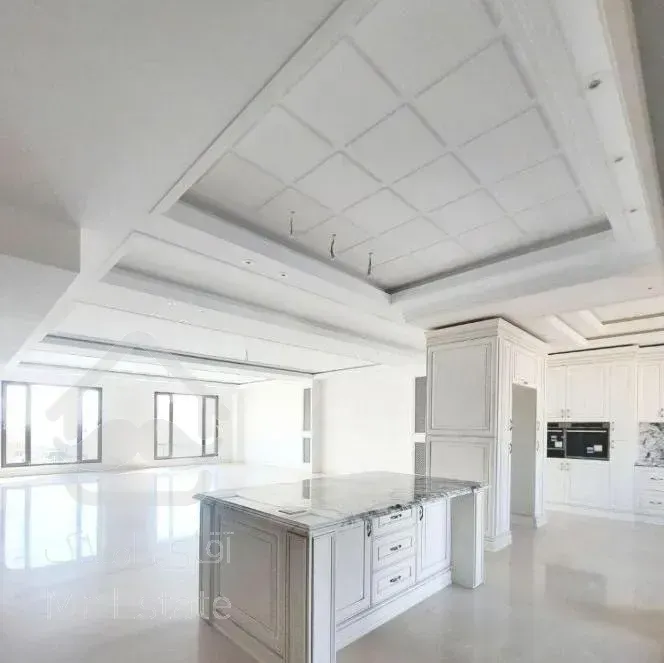 ۱۴۲ متر سه خواب  فول امکانات  نوساز ۲ پارکینگ