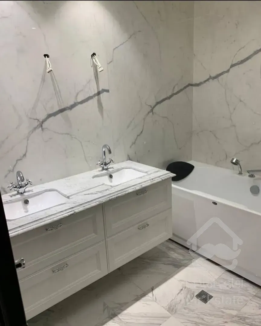 فروش 200 متری پاسداران