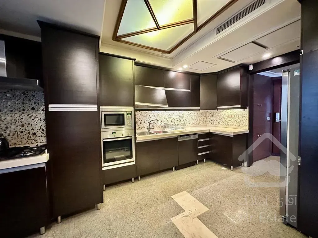 فروش اپارتمان 170 متری زعفرانیه