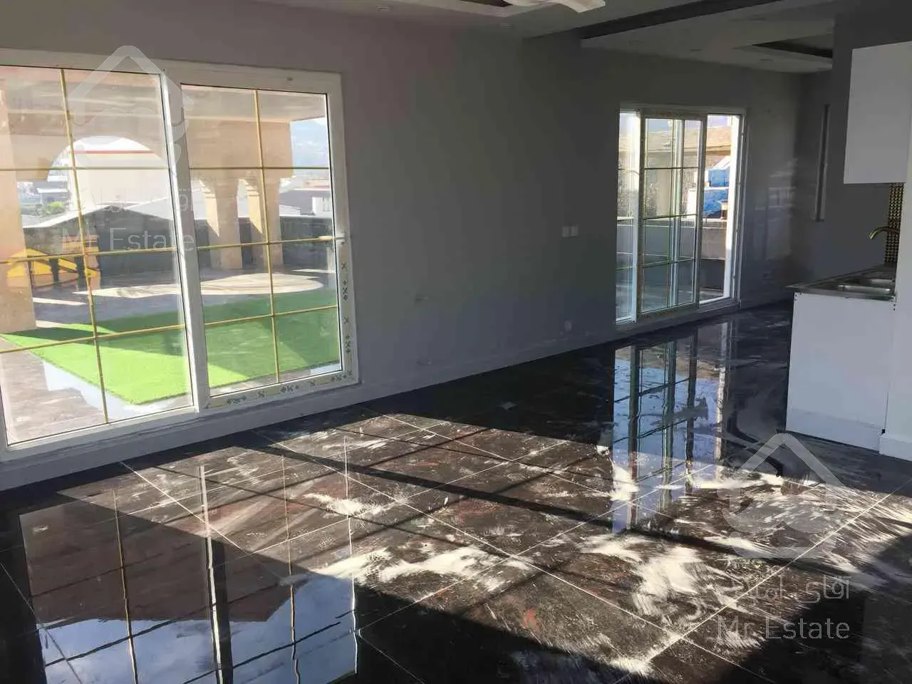 فروش ویلا ۳۳۰متری