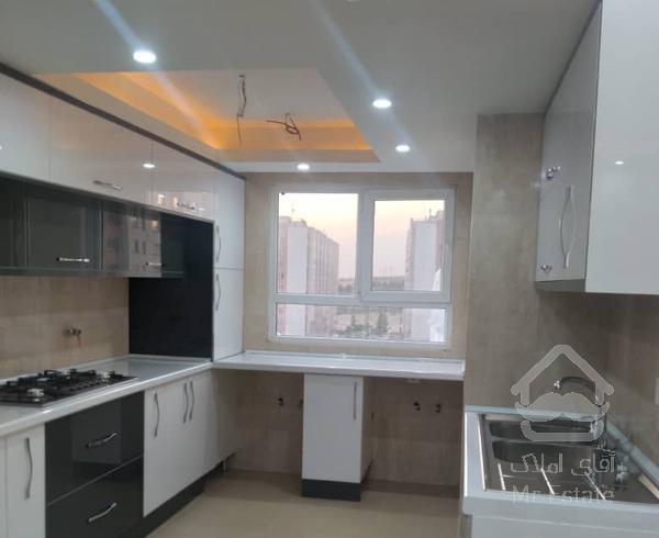 آپارتمان ۱۰۰ متری نوساز در شهرک شهید بهشتی