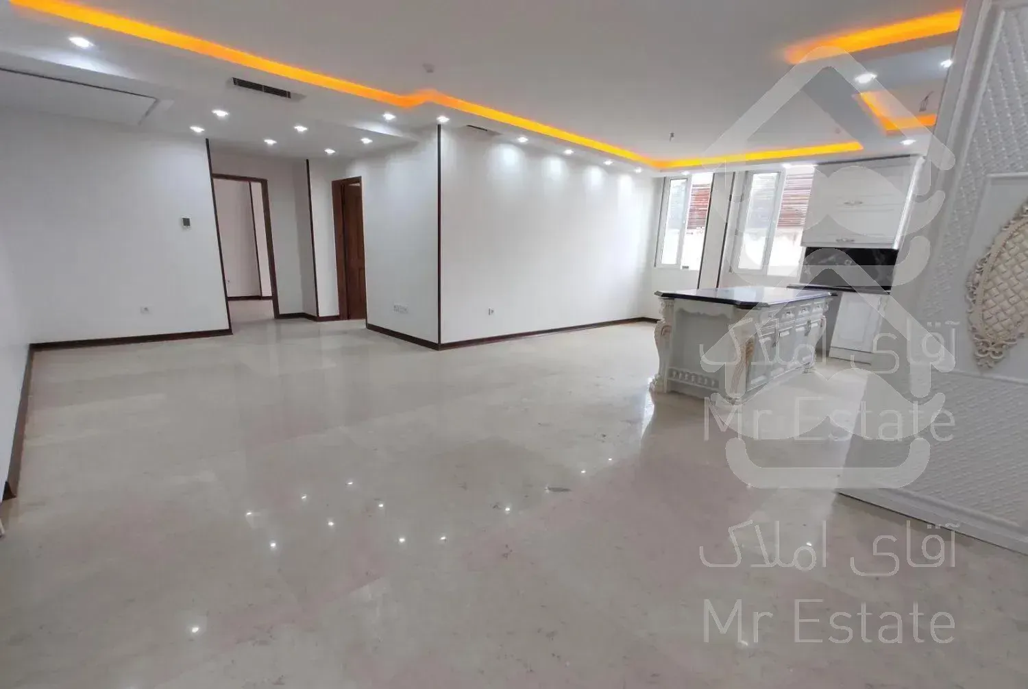 ونک ۱۱۰ متر ۲ خواب/ نوساز کلید نخورده/ طبقه آخر