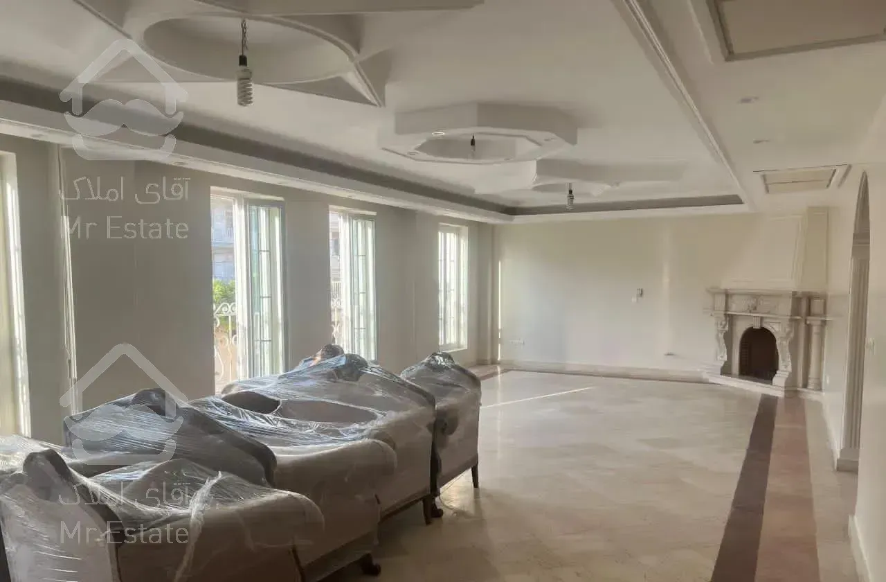 خانه ۶۰۰متر بنا