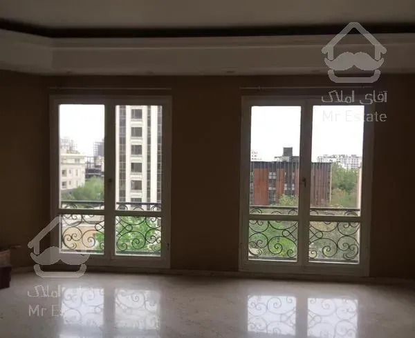 باغ فردوس 155متر سه خوابه