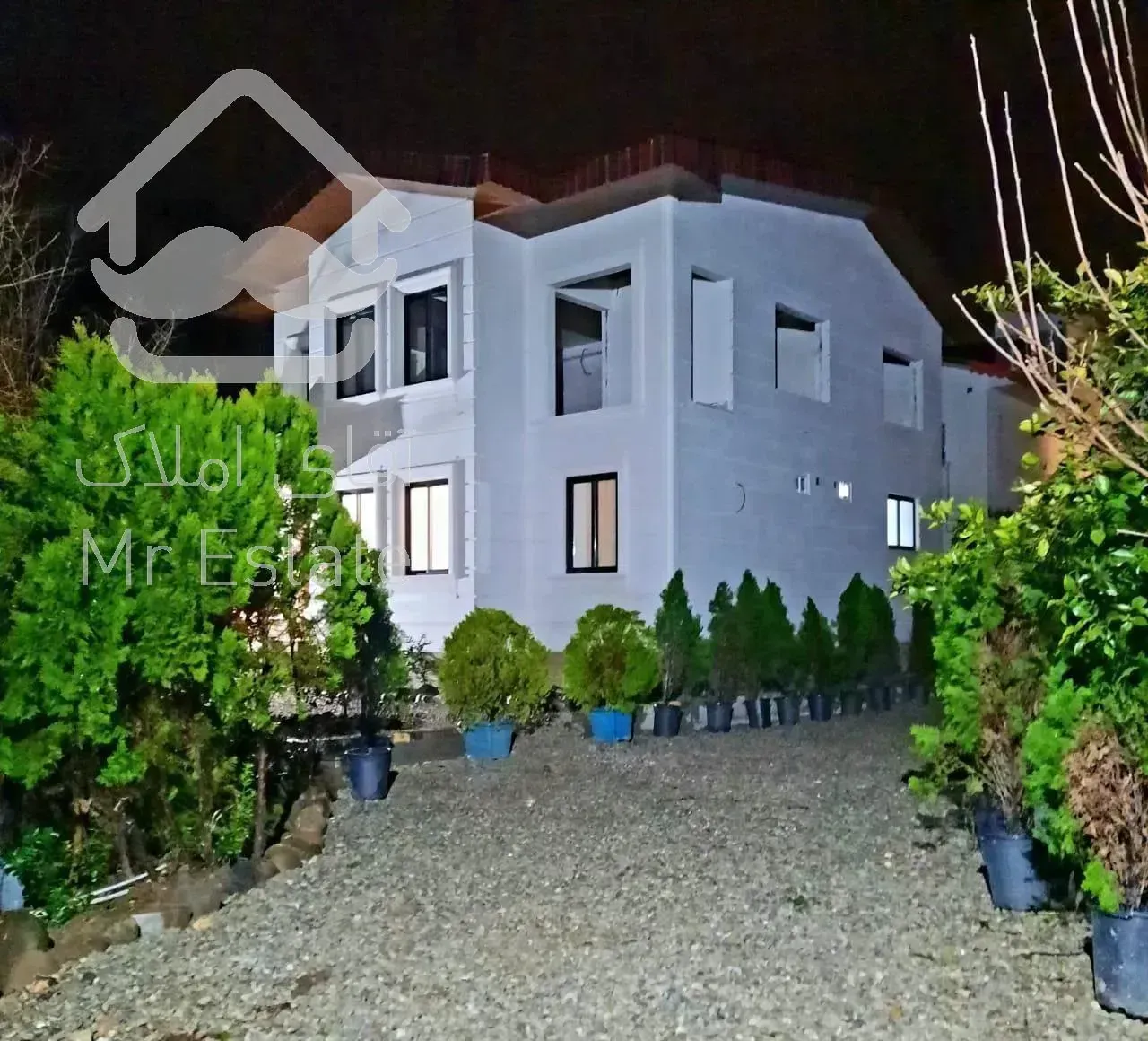 ویلا استخردار حیاط باغی ۱ماه ساخت