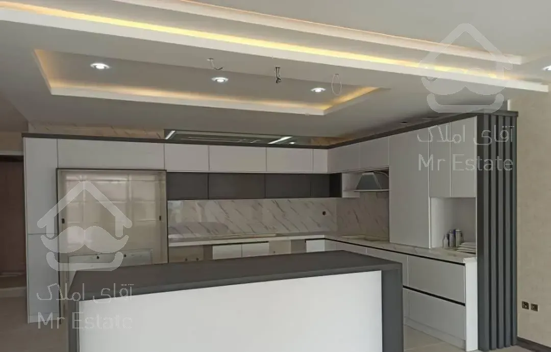 طبقه ویلایی حیاط دار صدرا فاز یک