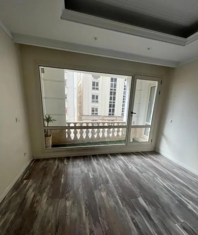 شمال کاخ ۵۷متر نوساز