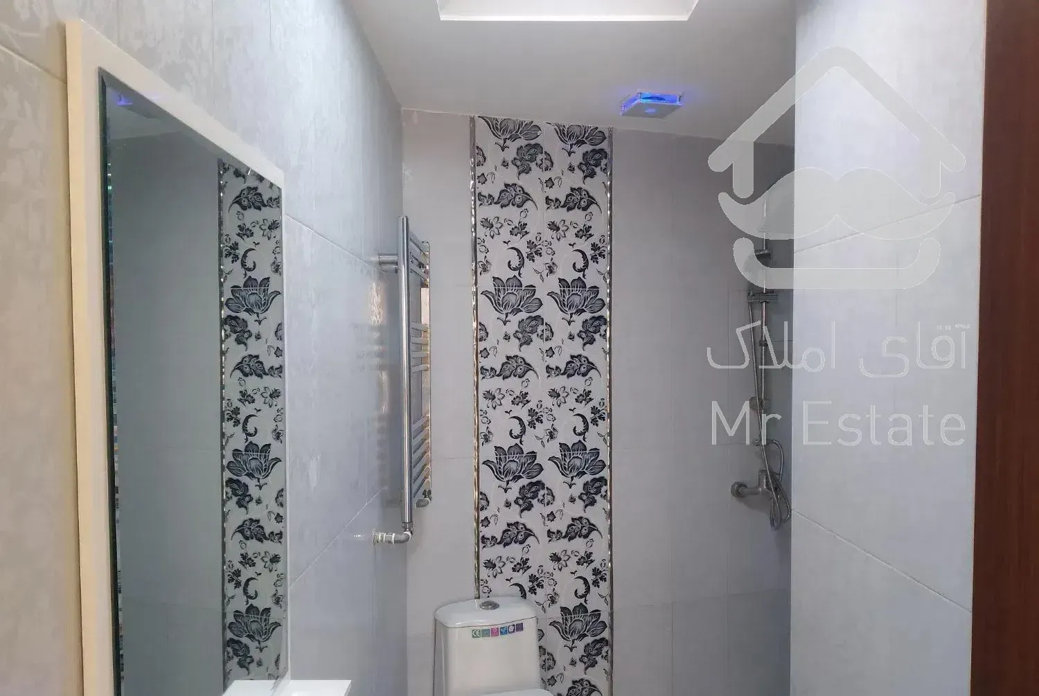 ۱۲۰متر دوخوابه ۵ساله غرق در نور دسترسی  محلی