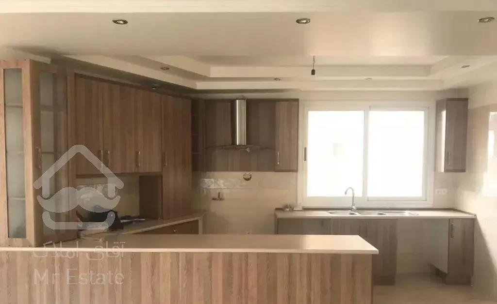 ۱۰۵ متری بدون مشابه اندرزگو/رو به آفتاب