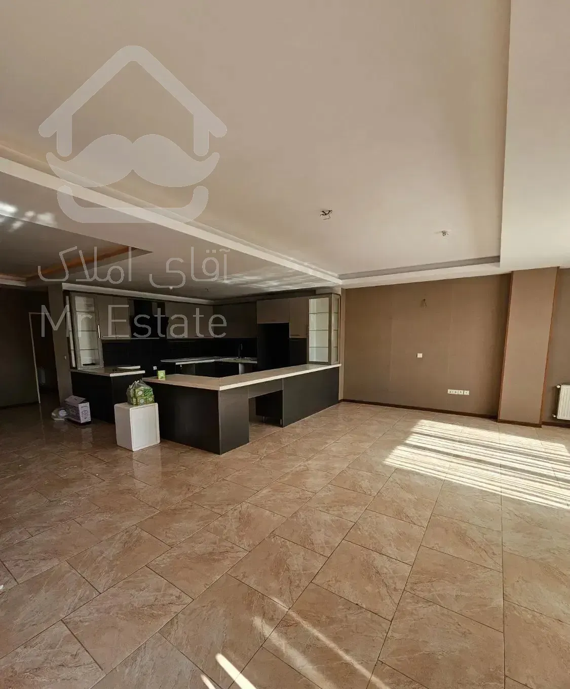 فروش آپارتمان 130روبه آفتاب 2پارکینگ عظیمیه