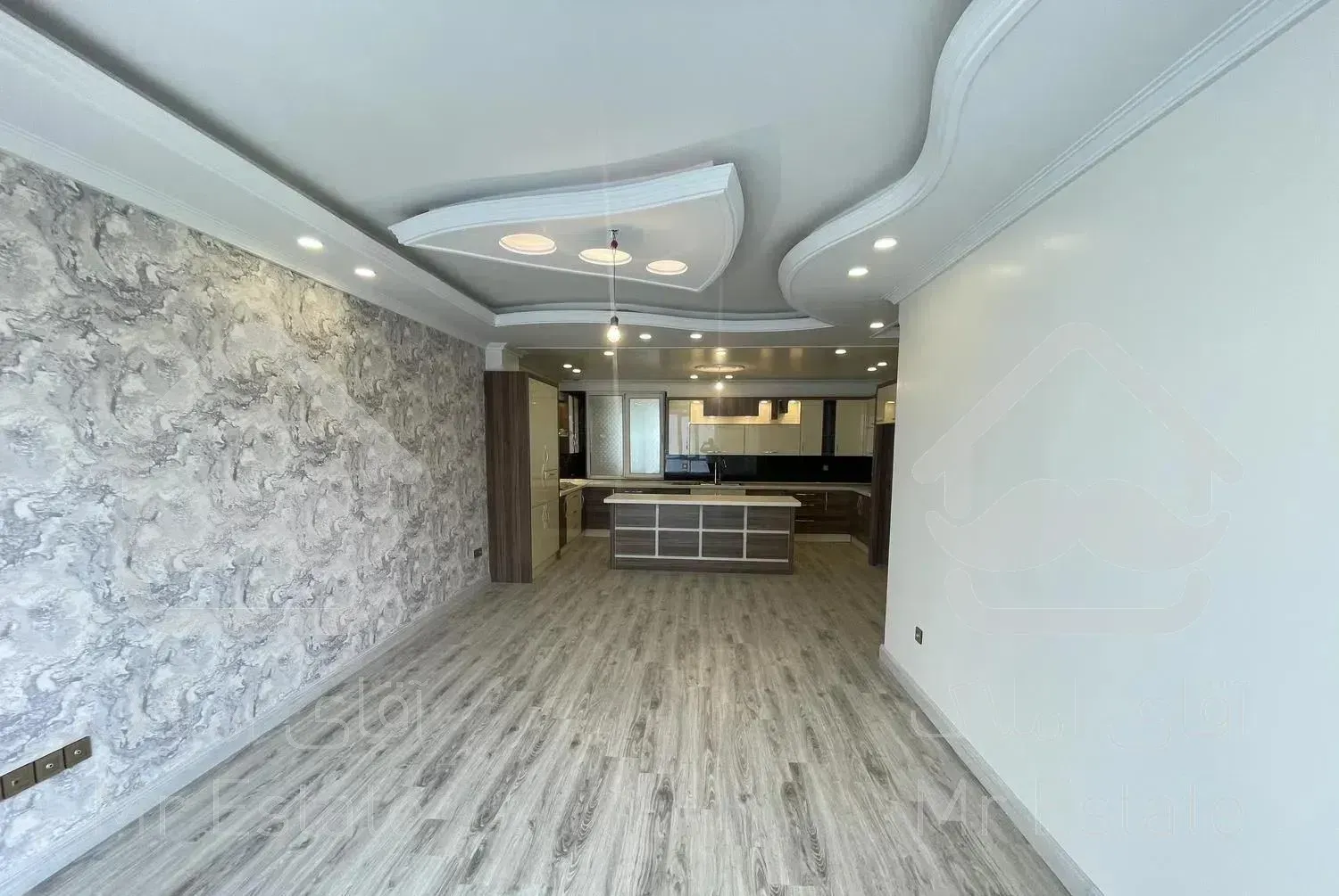 *گیشا 98 متر 2 خواب چندقدمی بوستان گفتگو