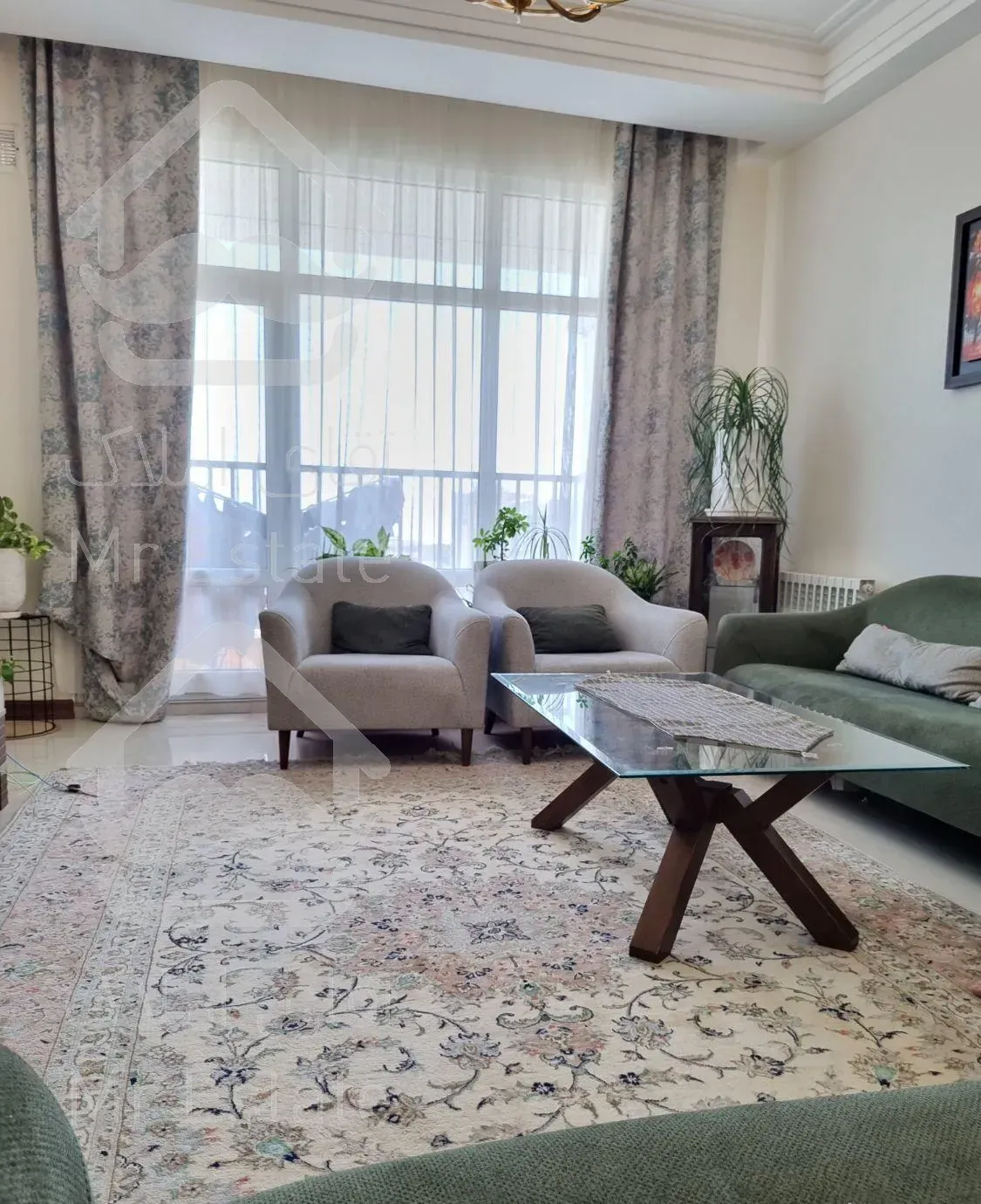 ۹۵ متر ، دوخوابه،سند تک برگ، سالن پرده خور ،ویودار