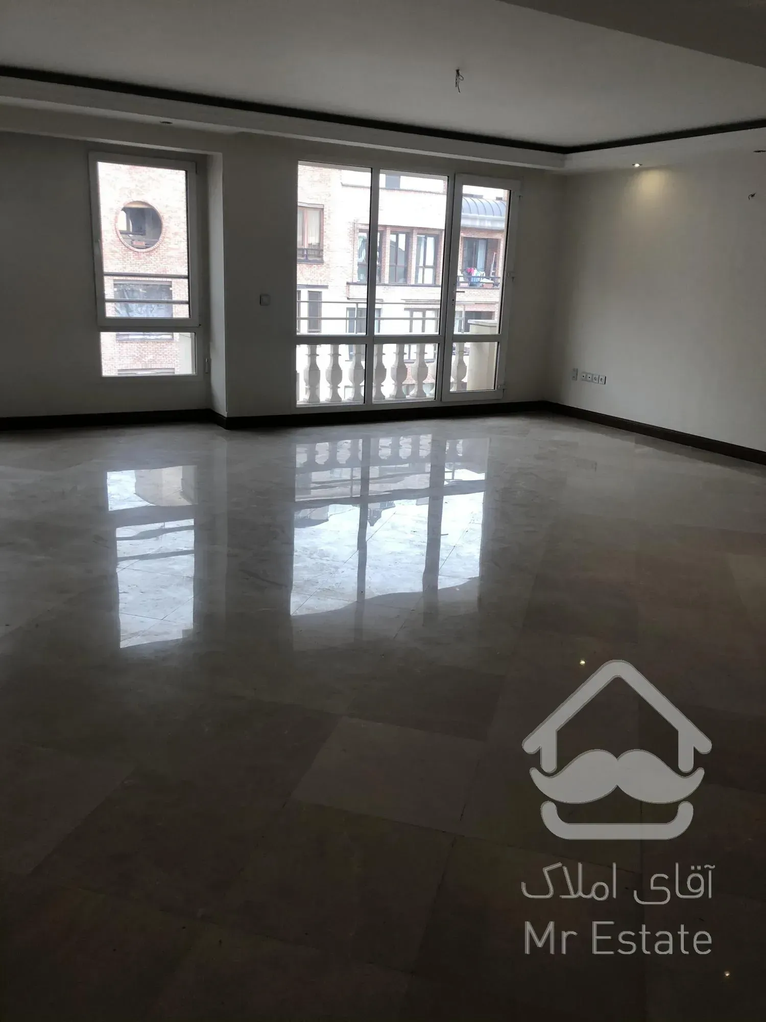 رهن و اجاره آپارتمان ۲۱۵ متری ۴ خوابه نیاوران