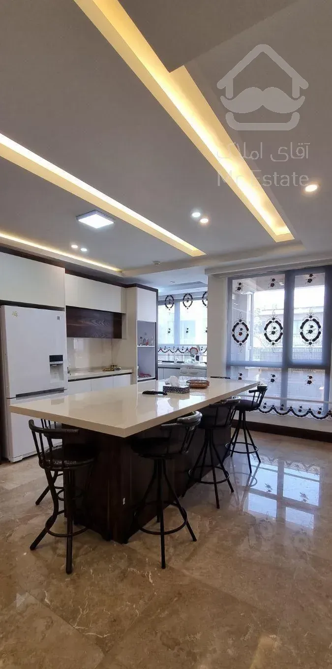 آپارتمان 130 متری / لوکس و خوش نقشه