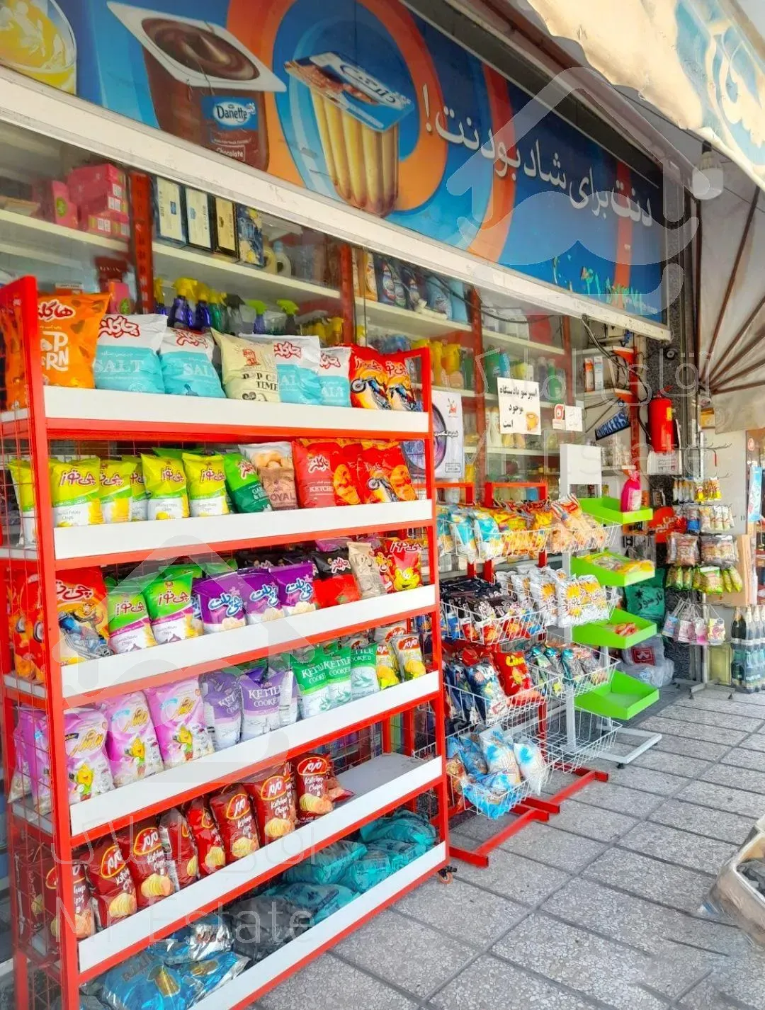 ۳۰متر مغازه سوپرمارکت فعال با جنس و لوازم کامل