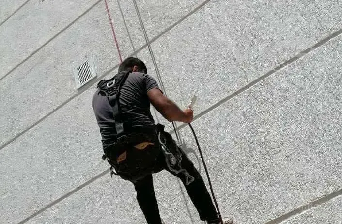 پیچ و رولپلاک نما ساختمان (راپل