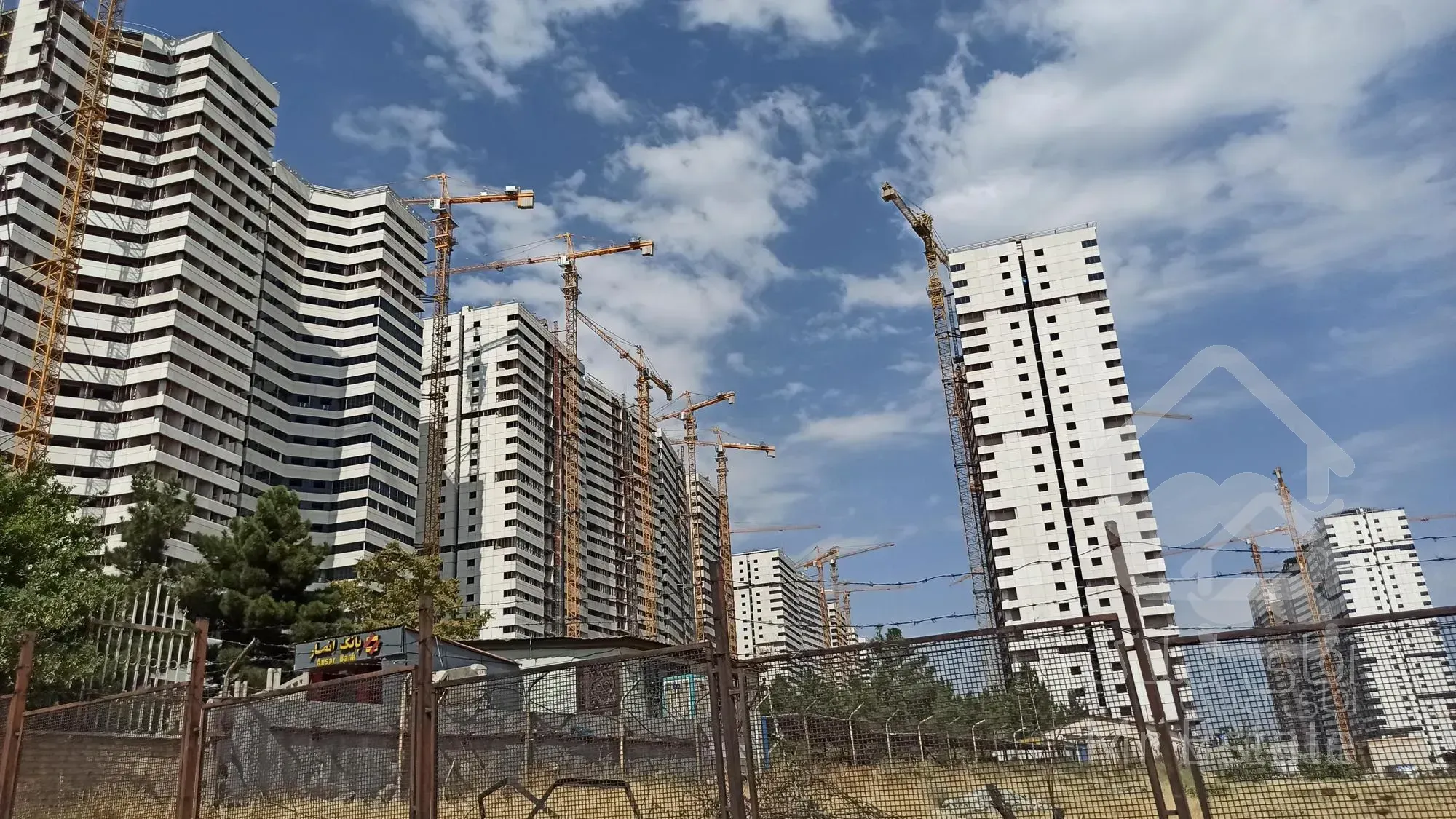 فروش ویژه واحد مسکونی دربرج خرازی