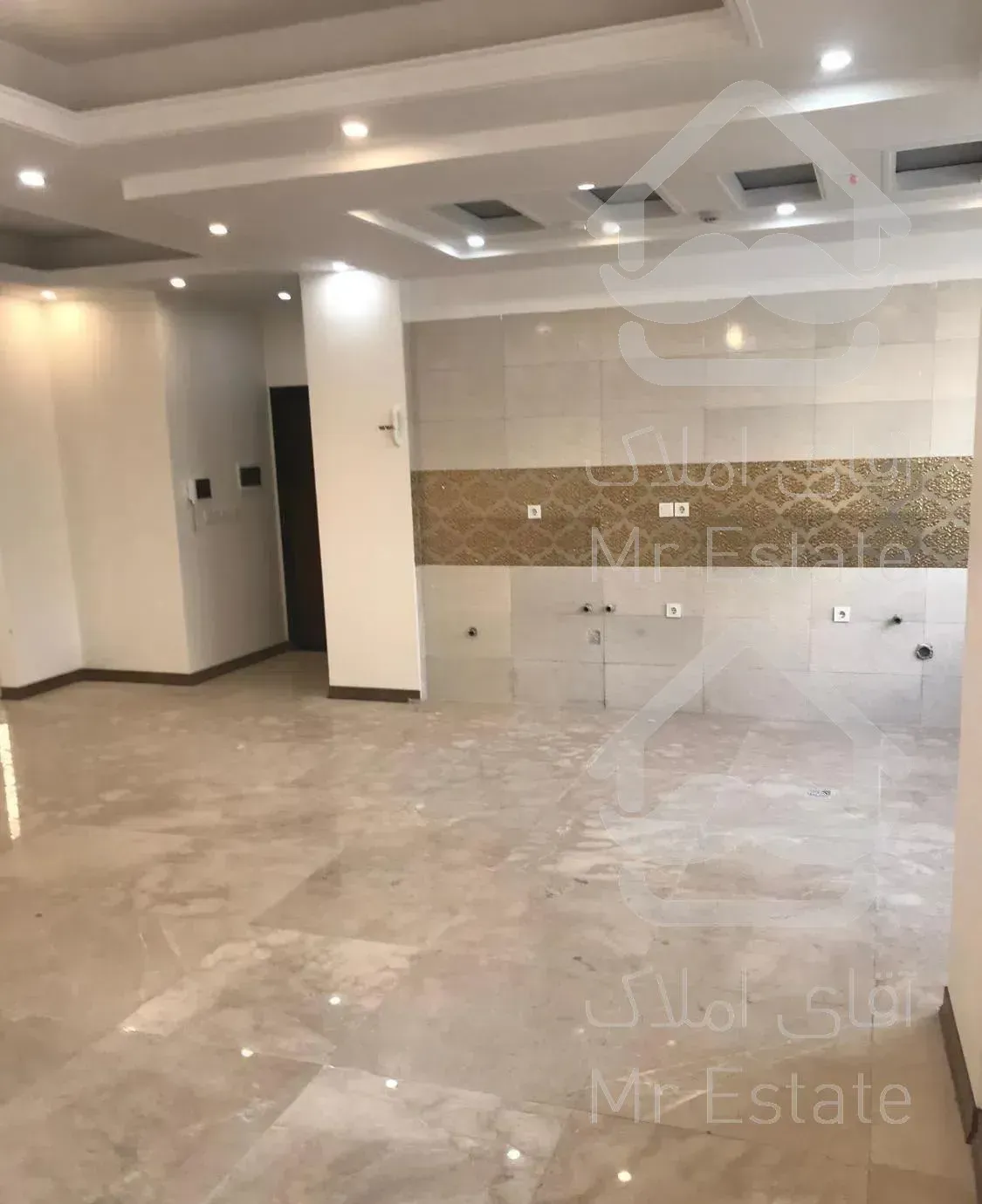 ١٠٠ متر نوسازفول سالن پرده خور(دوازدهم  نیروهوایی)