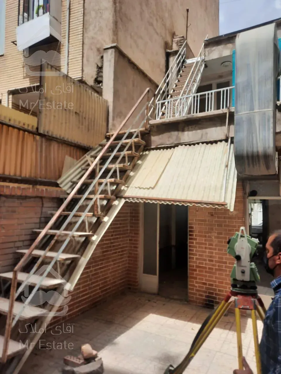 خانه دربست کلنگی ۱/۵ طبقه رهن کامل درحال بازسازی