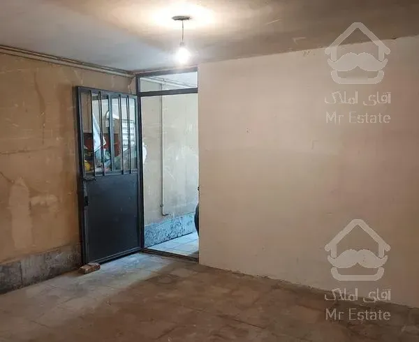 سویت با دو اتاق و حیاط خلوت در  پارکینگ  همکف