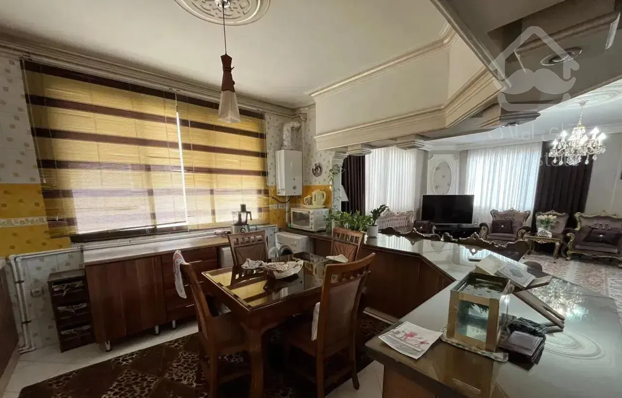 حافظ قبل پیروزی ۱۲۰ متر ۳ خواب ۲ نبش کوچه ۲۰ متری