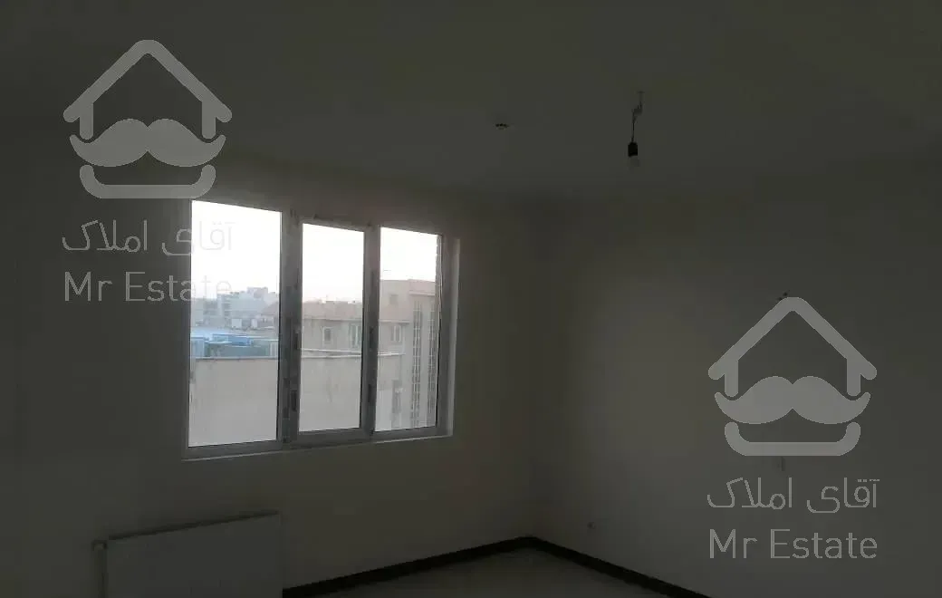 ۱۳۰ متر آپارتمان  نوساز در قلب شریعتی