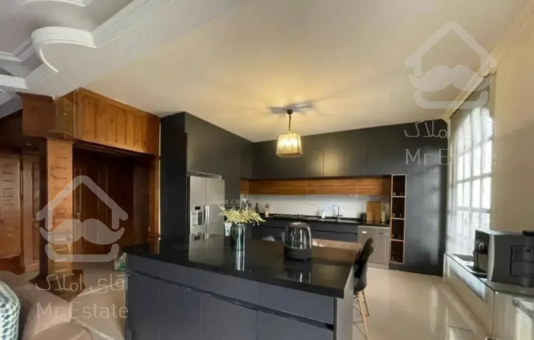 ۱۳۰متر/سه‌خواب/تمیز‌عالی/جلال‌آل‌احمد۷۰/قصر‌طلایی