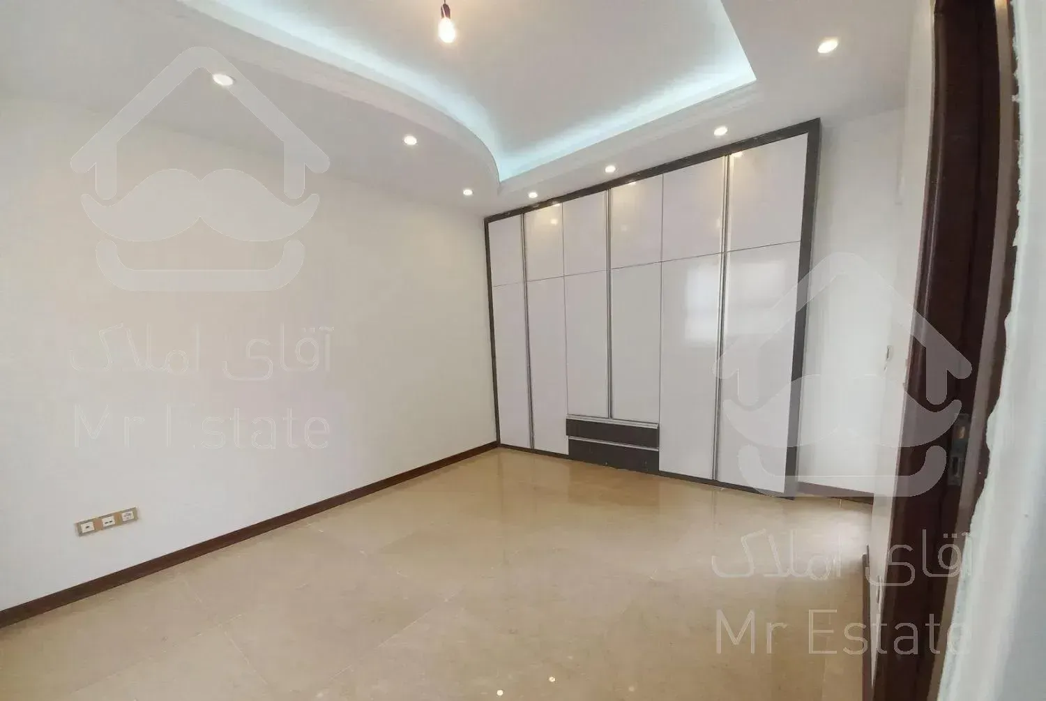 آپارتمان،۱۳۵متر،سه خواب