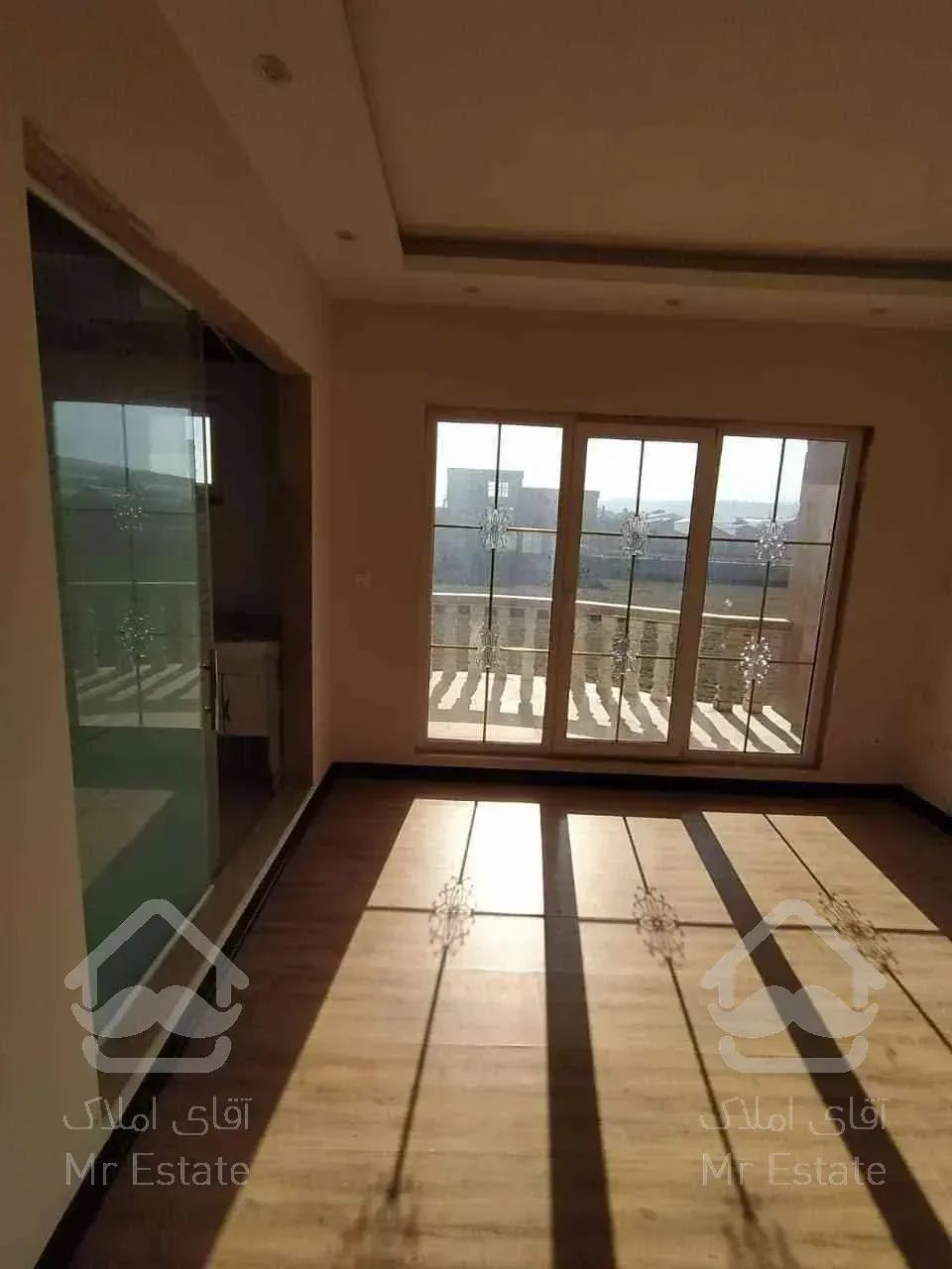 فروش ویلا ۳۰۰متری