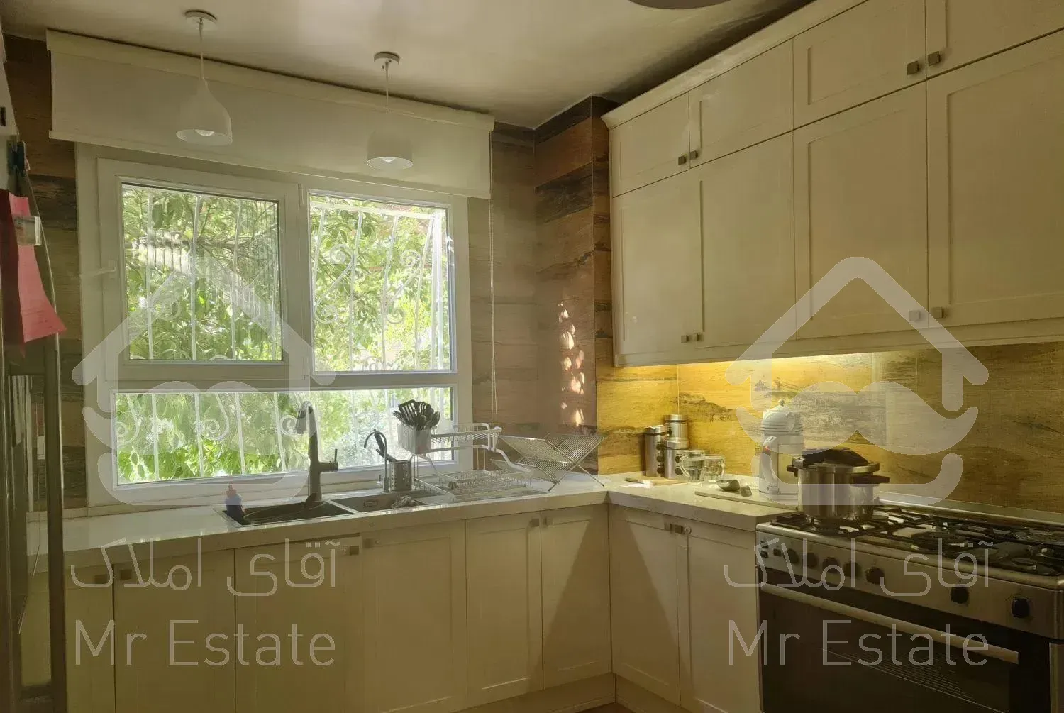 آپارتمان ۱۳۰ متری