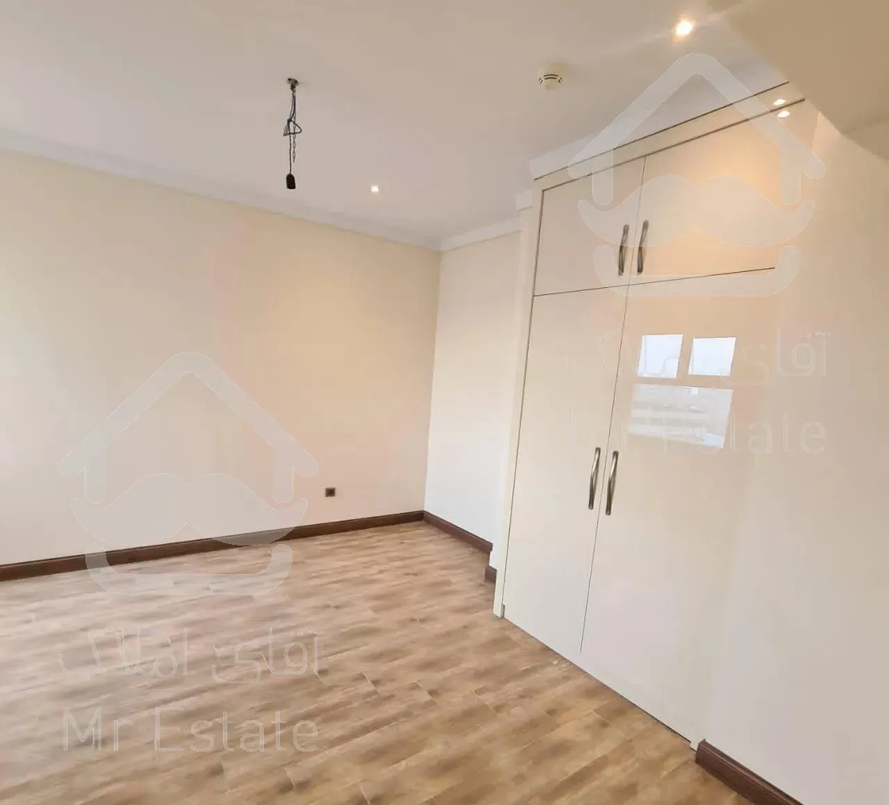 ١٢٥ متر دو خواب خیابان صنایع