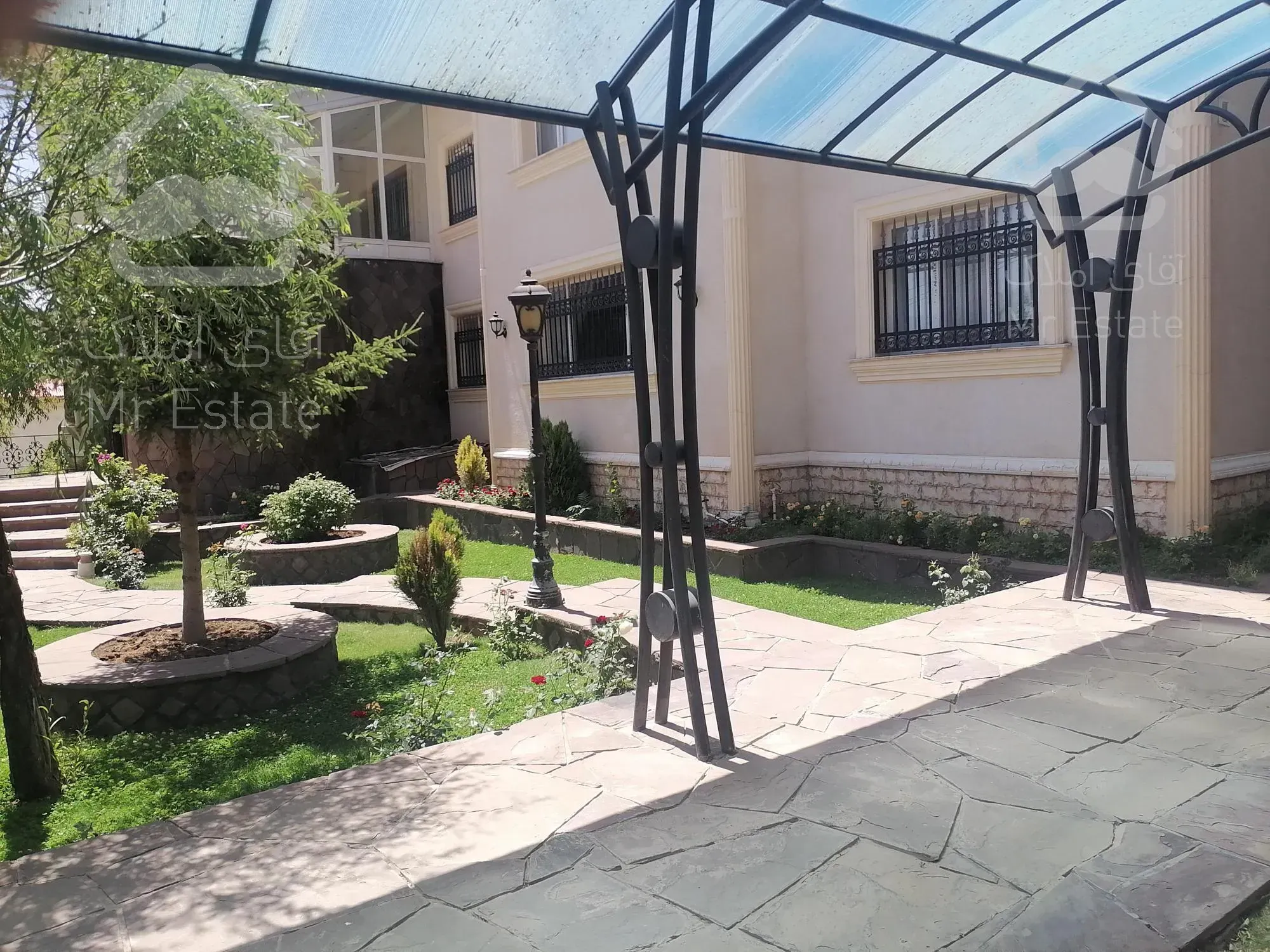 ویلا ۱۴۰۰ متری شهرکی