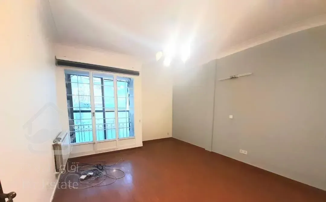 وزراء ولیعصر  124 متر  تکواحدی  قدرالسهم دار