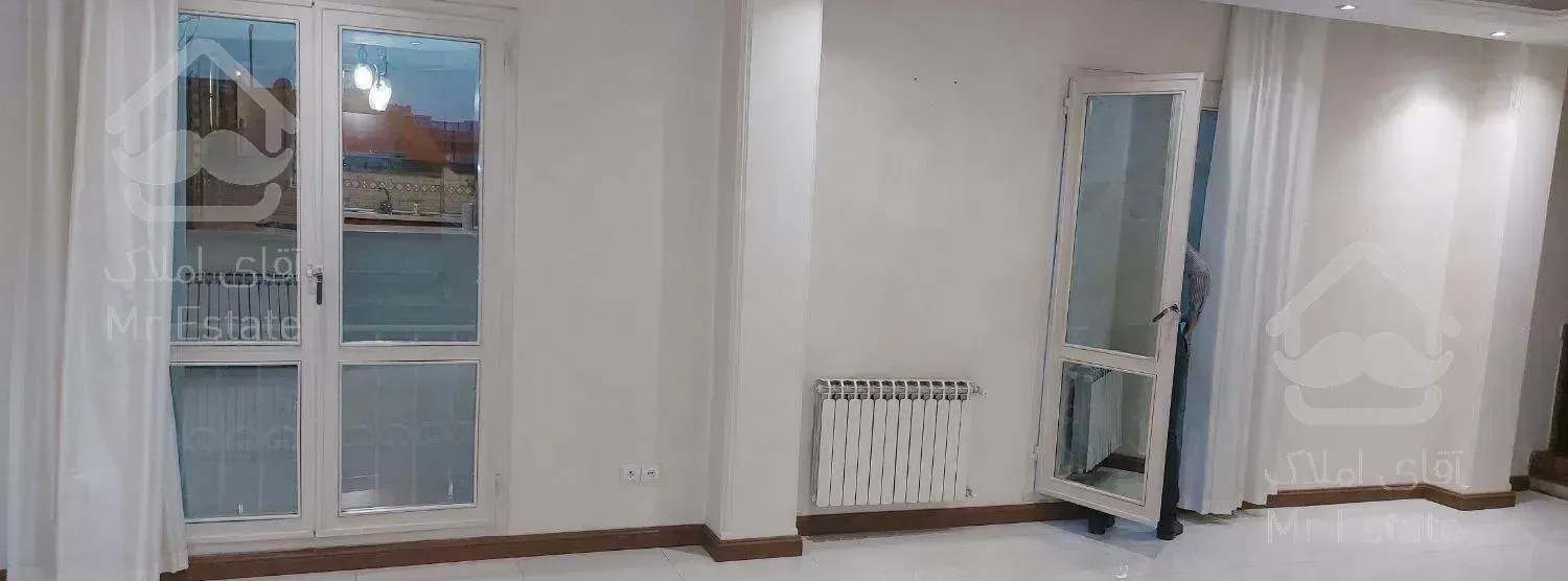 160 متر سه خواب یک خواب مستر