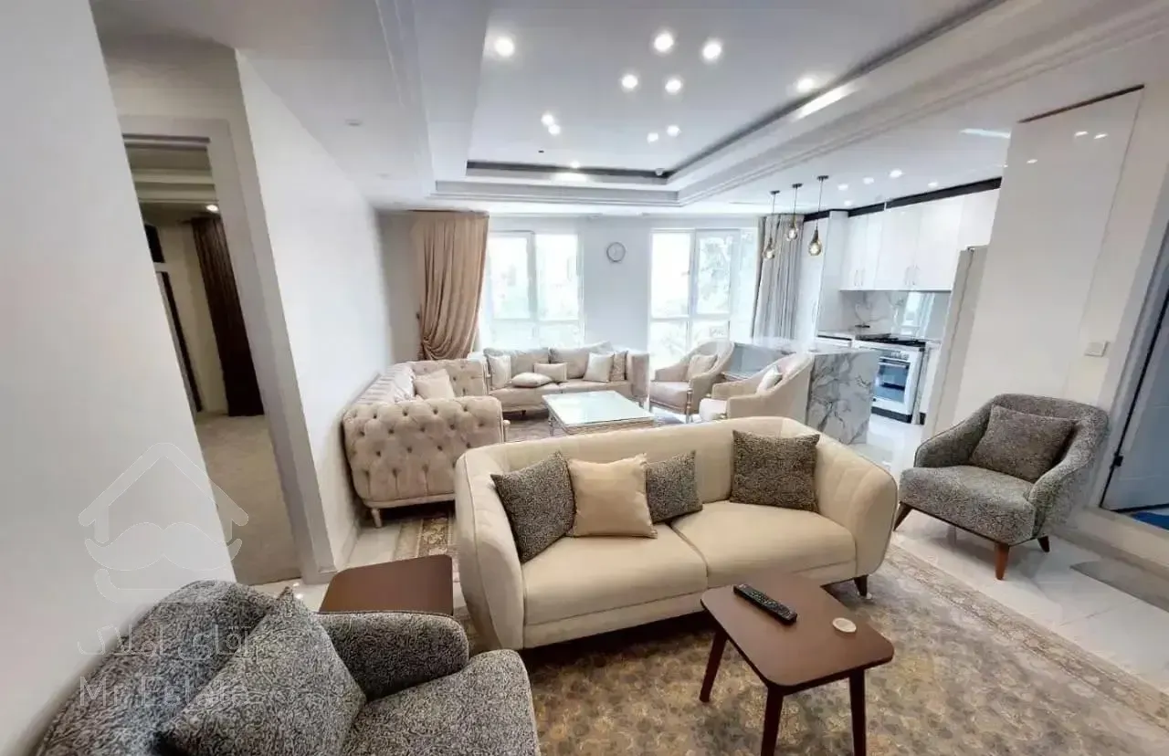 فروش ۹۰ متر دو خوابه تاپ ظفر دو ساله*غرق در نور*