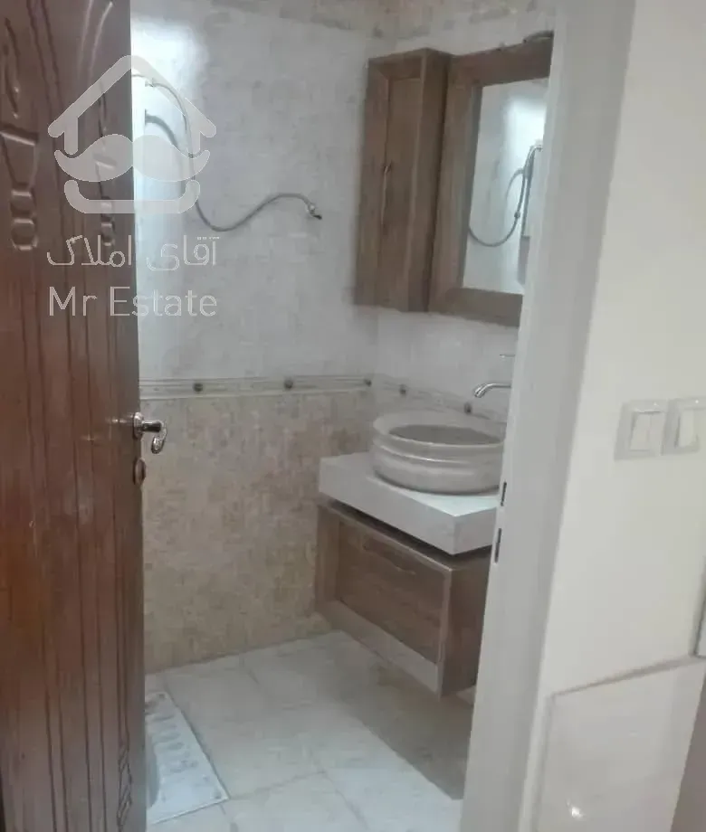 ۶۰ متر دو خواب فول امکانات پارکینگ آسانسور وبالکن