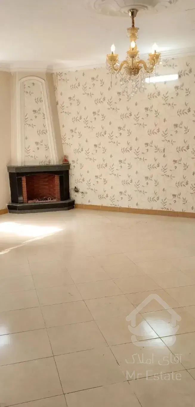 75متری1خواب تمیزبدون مالک تخلیه طبقه1درلادن10