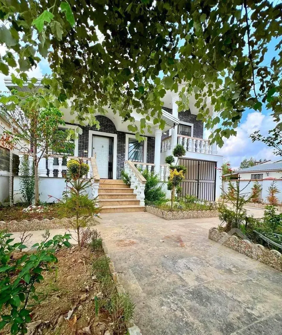 فروش فوری ارزانترین ویلا داخل بافت215متر/سنددار