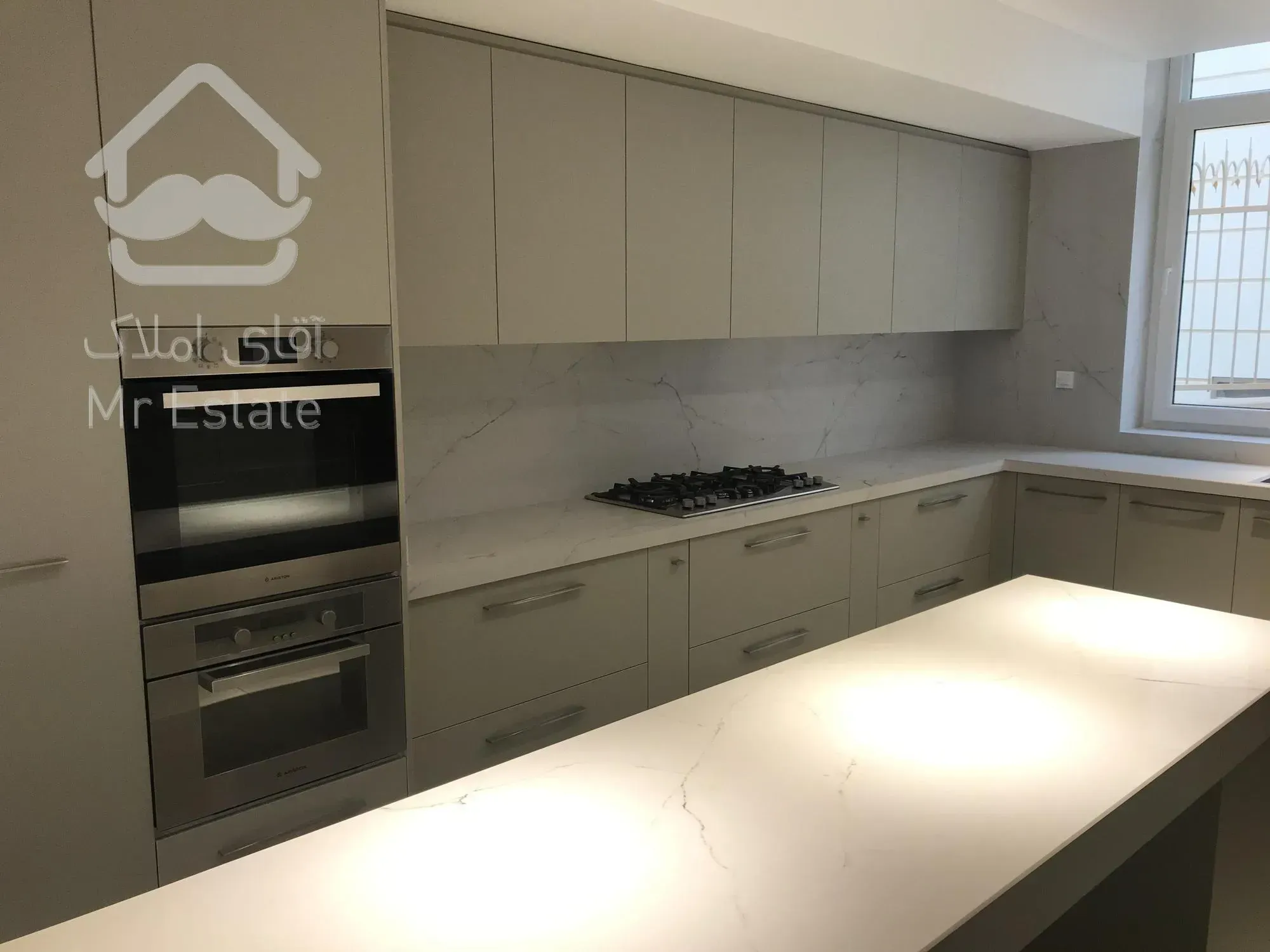 اپارتمان شهرك غرب١٩٠متر