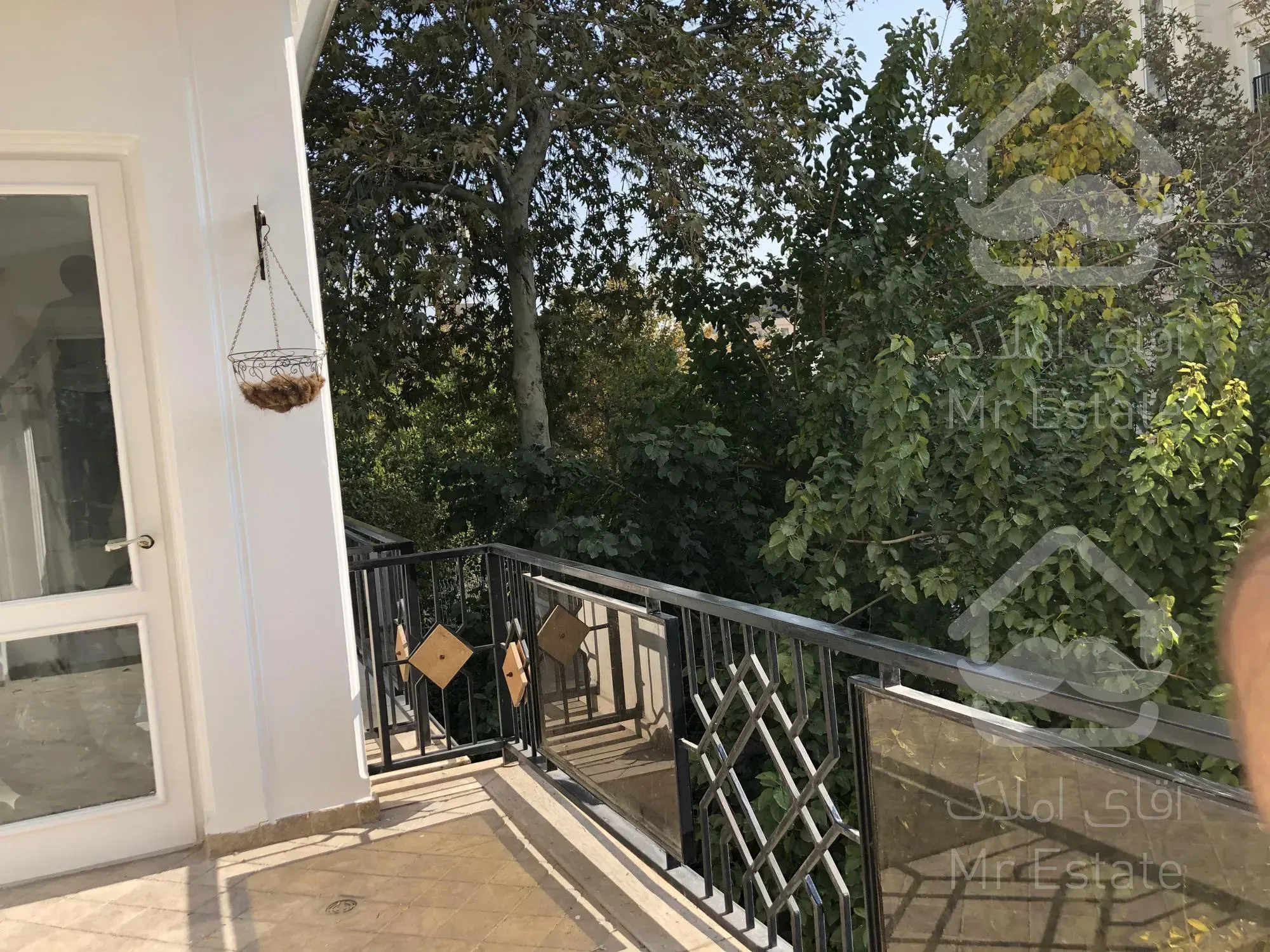 رهن و اجاره آپارتمان ۳۸۵ متری ۵ خوابه فرمانیه