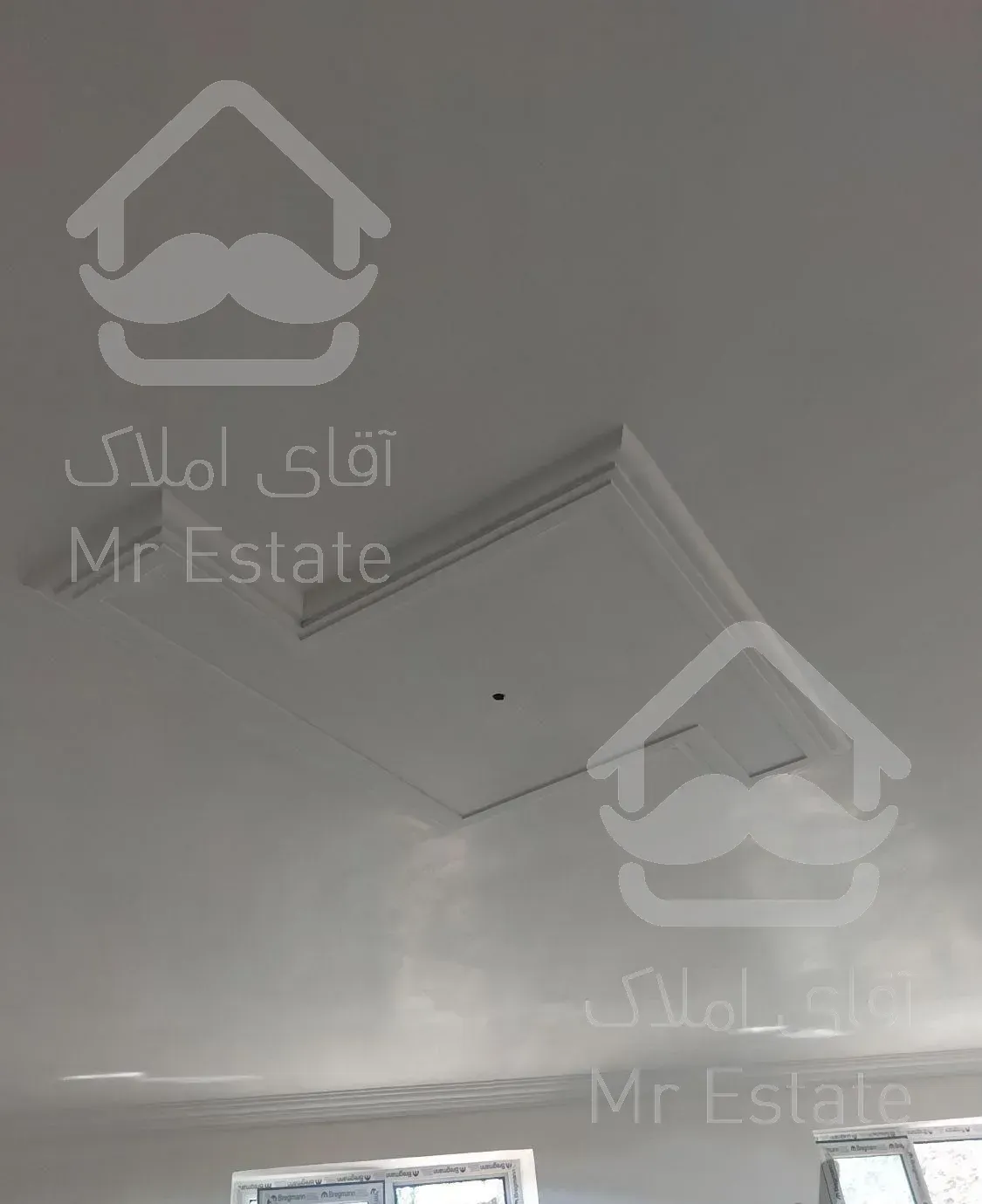 گچ کاری لکه گیری انجام می‌شود