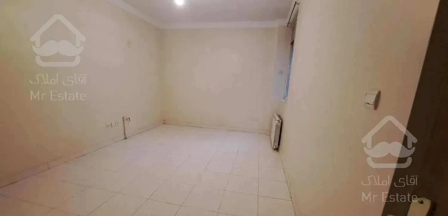 ۲۰۰ متر آپارتمان/بلوار/قدرالسهم دار/قابل معاوضه